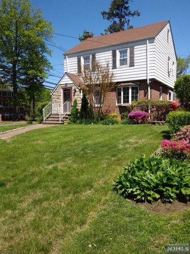 719 Suffern Rd, Teaneck, NJ 07666-1808