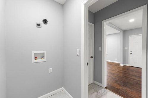 2763 Baker Ridge Dr, Atlanta GA  30318-7258 exterior