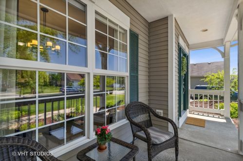 1253 Sandalwood Ln, Bull Valley, IL 60014-1637
