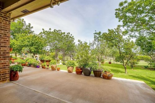 329 Stone Mtn Rd, Fort Worth TX  76035-5642 exterior