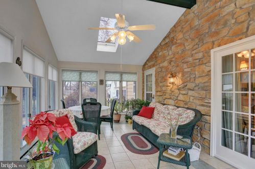 966 Mccosh St, Hanover PA 17331-1833 exterior