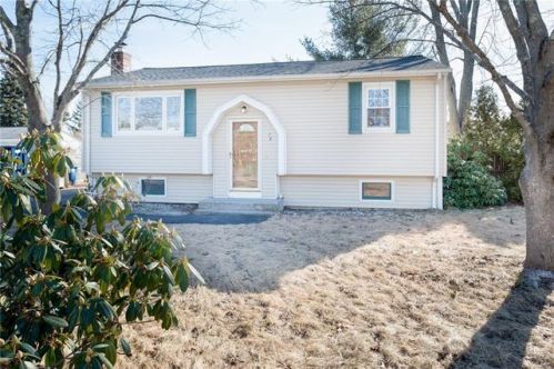 78 Wood St, Warwick, RI 02889-9235