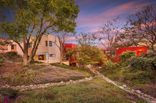 2025 Mt Vernon Ave, Riverside CA  92507-2528 exterior