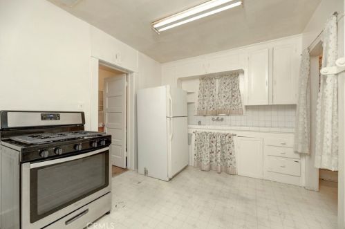 811 Maple St, Glendale CA  91205-1826 exterior