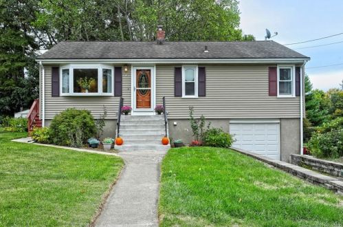 73 Ida Ave, Derby, CT 06418-2321