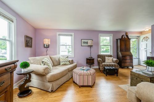 9 3rd Ave, Parsippany, NJ 07834-2713