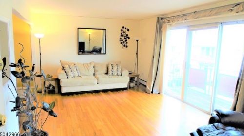 312 Hoover Ave, Bloomfield, NJ 07003-3954