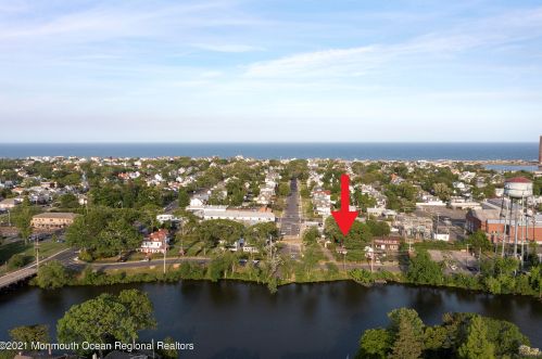 404 Lake Dr, Red Bank, NJ 07711