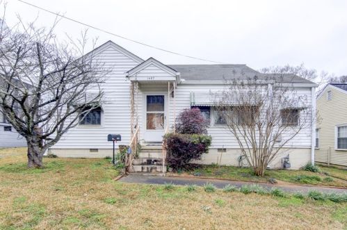1487 Mercer Ave, Atlanta GA  30337-1515 exterior