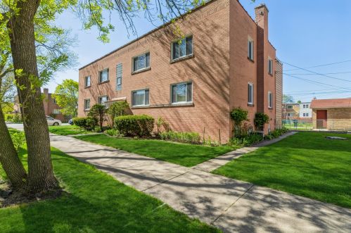 2754 Farragut Ave, Chicago, IL 60625-3529