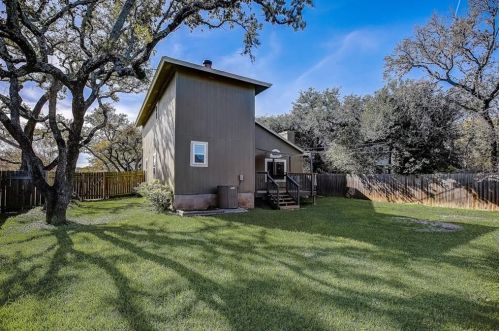 4000 Cortina Dr, Austin TX  78749-4924 exterior