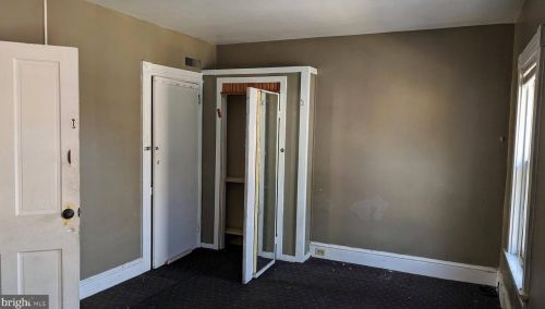 235 Howard Ave, Lancaster PA  17602-3603 exterior