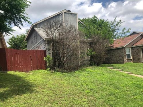 9920 Lone Eagle Dr, Fort Worth TX  76108-4139 exterior