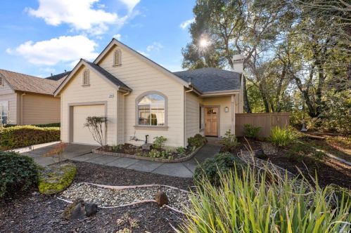 734 Tommy Dorsey Ct, Windsor, CA 95492-7556