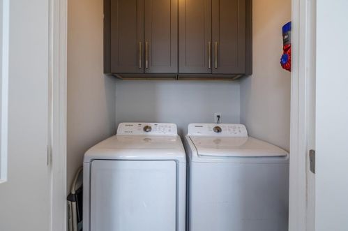 24 Hutchinson St, Atlanta GA  30307-2823 exterior