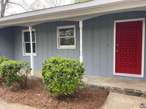 224 Lake Placid Dr, Bonaire, GA 31005-3813