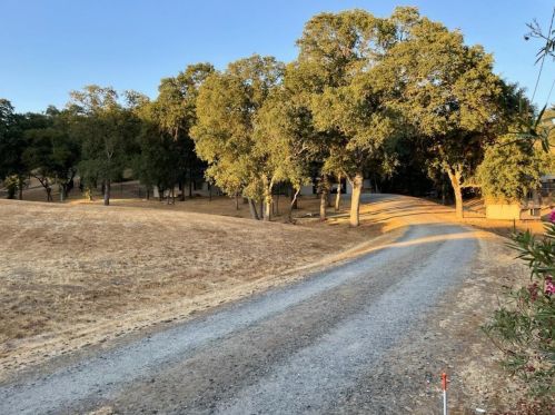 2557 Blake Ct, Valley Springs, CA 95252-8875
