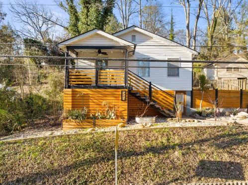 670 Ivey Ter, Gainesville, GA 30501-3235
