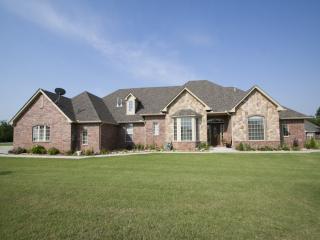 6452 Ridgeview Rd, Owasso, OK 74055-8240