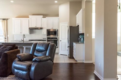 676 Catalina Ln, Austin TX  78737-4715 exterior