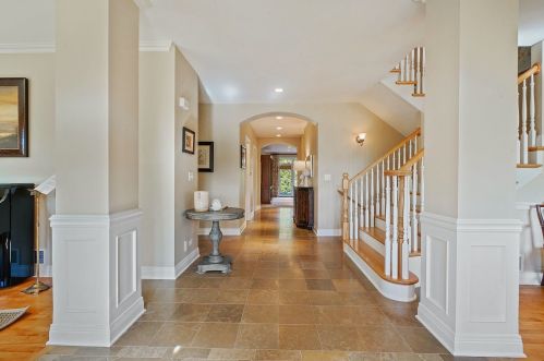 1663 Saratoga Ln, Glenview, IL 60026-7750