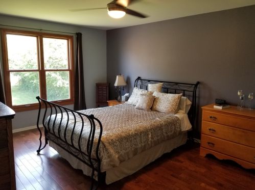 1215 Evergreen Dr, Carol Stream IL  60188-3307 exterior