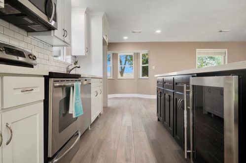 1741 Hialeah, Taylor Lake Village TX 77586-2938 exterior