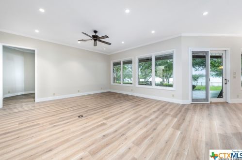 908 Cres Dr, Morgans Point TX 76513-6722 exterior