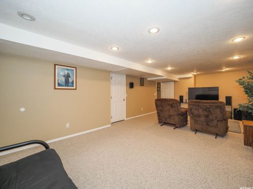 4662 8450, Taylorsville UT exterior