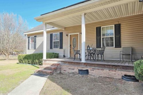 143 Harrison Cir, Cayce-West Columbia, SC 29172-2640