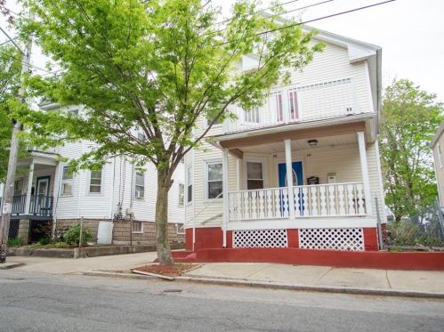 28 Lowell Ave, Providence, RI 02909-4620