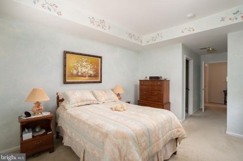 173 Meadowlark Dr, Trenton NJ  08690-3545 exterior