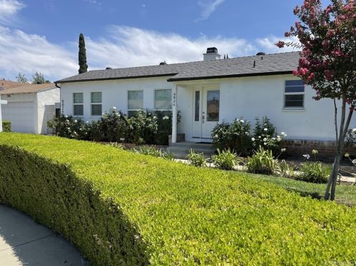 6824 Tobias Ave, Van Nuys, CA 91405-3931