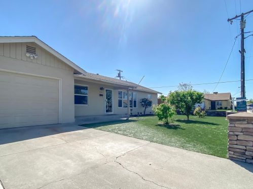 528 Oregon St, Manteca, CA 95337-5527