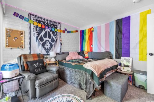 7917 Harvel Dr, Sandy UT 84070-0118 exterior