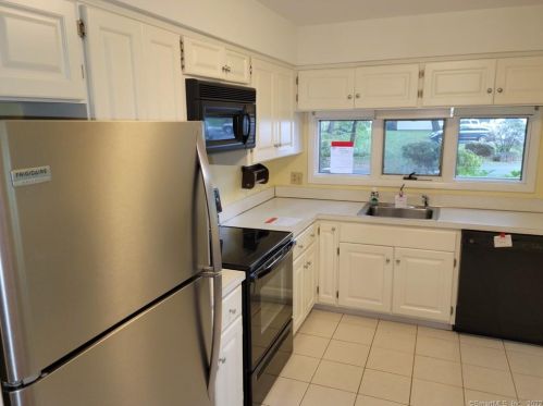 39 Currier Way, Cheshire, CT 06410-1470