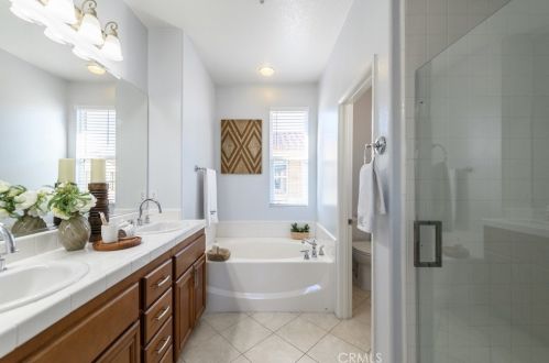 39 Tall Oak, Irvine CA  92603-4213 exterior