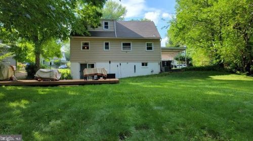 1813 Warren Dr, Woodbridge, VA 22191-2420