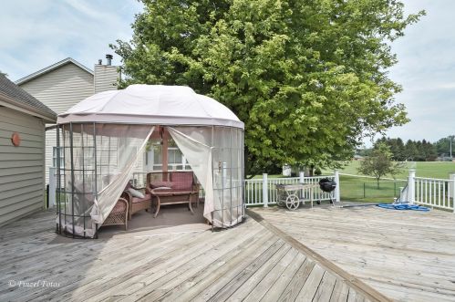 326 Terwilliger Ave, Pingree Grove IL  60140-9625 exterior