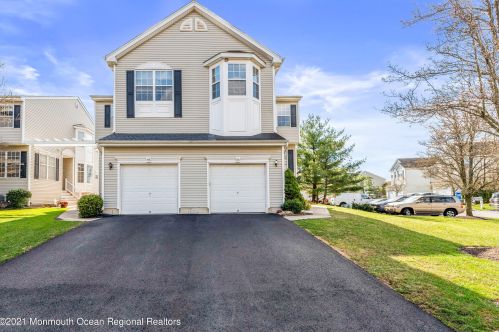 44 Austin St, Tinton Falls, NJ 07712-7758