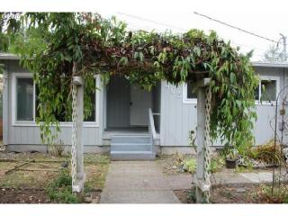 465 8th St, Lakeside OR  97449-9733 exterior