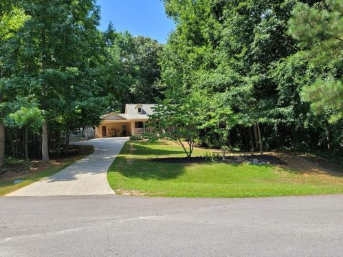 2413 Fox Hound Trce, Monroe, GA 30655-5519
