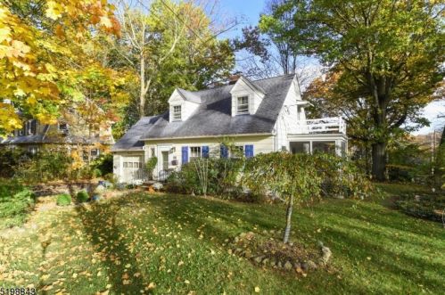 72 Maplewood Ave, Maplewood, NJ 07040-1222