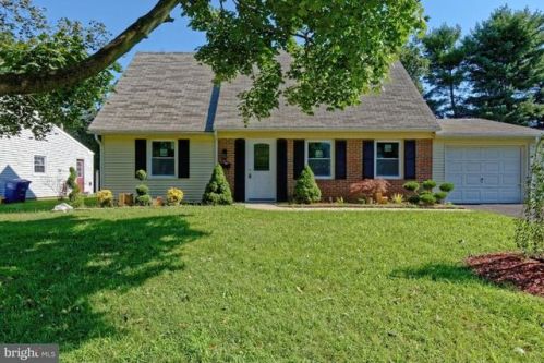 75 Melville Ln, Willingboro, NJ 08046-2910