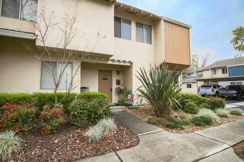 401 Eldridge Ave, Vacaville, CA 95688-2604