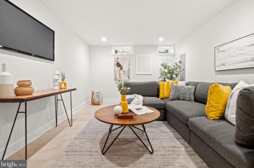 541 22nd St, Philadelphia PA  19130-3130 exterior