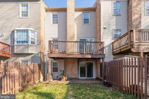 11378 Cromwell Ct, Woodbridge VA  22192-1118 exterior