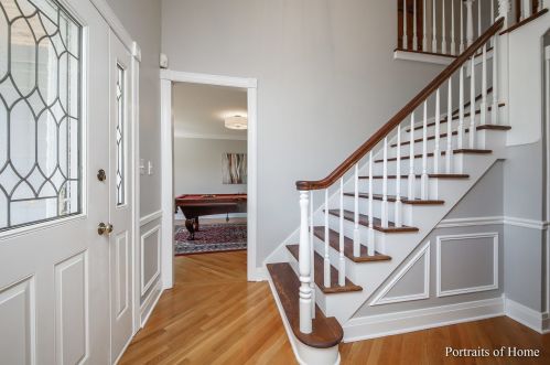 2700 Newport Dr, Naperville, IL 60565-4335