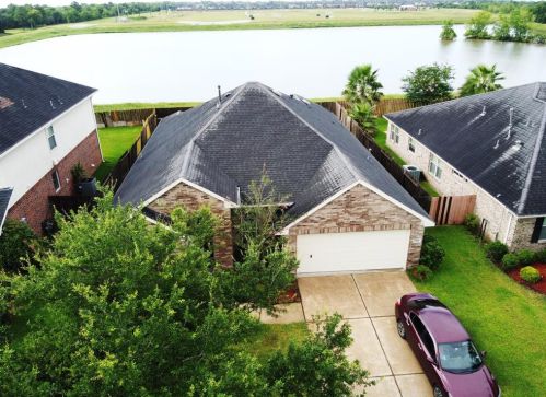 7701 Lakeside Manor Ln, Pearland, TX 77581-7531