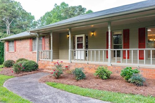 91 Midway Rd, Marietta, GA 30064-5628